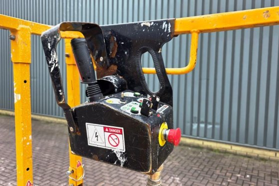 Haulotte Compact 8 Electric, 8.2m Working Height, 350kg Cap Haulotte Compact 8 Electric, 8.2m Working Height, 350kg Cap 20...