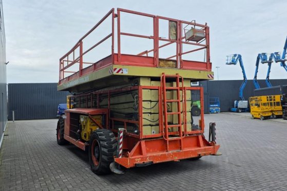 Holland Lift G-300DL30/S Diesel, 4x4x4 Drive, 33.5m Working Hei Holland lift G-300DL30/S Diesel, 4x4x4 Drive, 33.5m Workin...