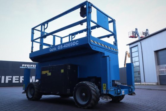 Genie GS4069 Electric, 14m Working Height, 363kg Capacit GS4069 Electric, 14m Working Height, 363kg Capacit 2014 2 Scissor...