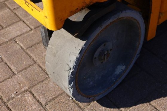 Haulotte Compact 10 Electric, 10m Working Height, 450kg Cap Haulotte Compact 10 Electric, 10m Working Height, 450kg Cap 20...