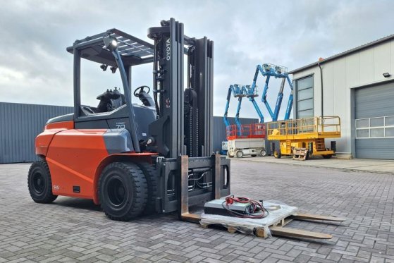 Toyota 9FBM70T Electric, 7 Tons Capacity, Lift Height 4.7 9FBM70T Electric, 7 Tons Capacity, Lift Height 4.7 2022 2 Forkli...