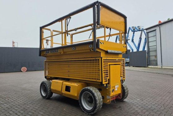 JLG 4069LE Electric, 14.2m Working Height, 360kg Capac 4069LE Electric, 14.2m Working Height, 360kg Capac 2015 2 Scissor L...