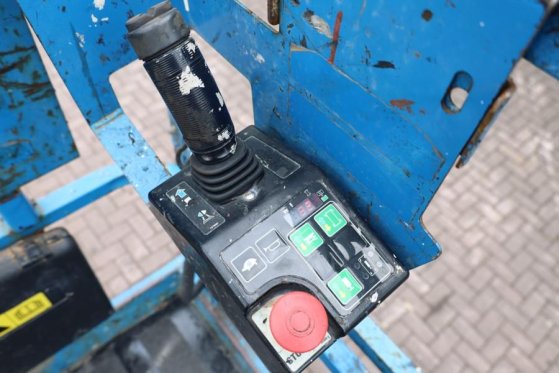 Genie GS3232 Hydraulic Outriggers, Electric, 11.75m Work GS3232 Hydraulic Outriggers, Electric, 11.75m Work 2013 2 Scissor...