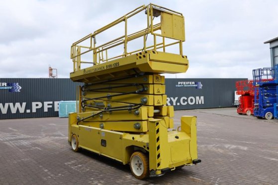 PB LIFT S195-12ES Electric, 19.6m Working Height, 700 PB LIFT S195-12ES Electric, 19.6m Working Height, 700 2015 2 Scissor...