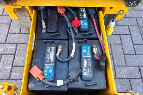 Haulotte Compact 8 Electric, 8.2m Working Height, 350kg Cap Haulotte Compact 8 Electric, 8.2m Working Height, 350kg Cap 20...