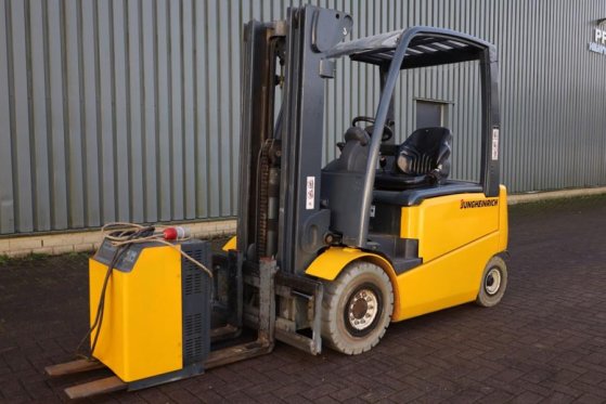 Jungheinrich EFG425K Electric, 2500kg Capacity, Lifting Height EFG425K Electric, 2500kg Capacity, Lifting Height 2009 2 Fo...