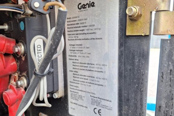 Genie GS4069DC Electric, 14m Working Height, 363kg Capac GS4069DC Electric, 14m Working Height, 363kg Capac 2015 2 Scissor...