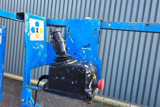 Genie GS2632 Electric, 10m Working Height, Non Marking T GS2632 Electric, 10m Working Height, Non Marking T 2011 2 Scissor...