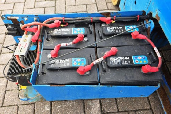 Genie GS2632 Electric, 10m Working Height, Non Marking T GS2632 Electric, 10m Working Height, Non Marking T 2011 2 Scissor...