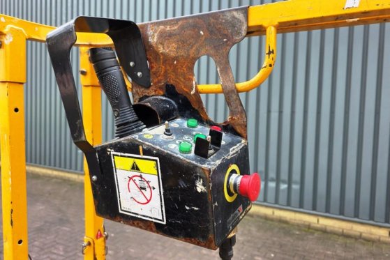 Haulotte Compact 8 Electric, 8.2m Working Height, 350kg Cap Haulotte Compact 8 Electric, 8.2m Working Height, 350kg Cap 20...