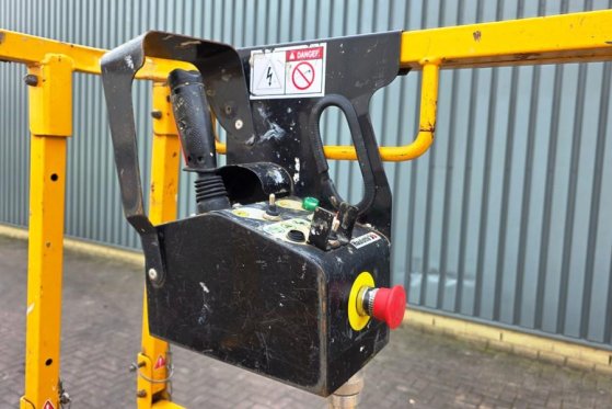 Haulotte Compact 8 Electric, Batteries 10-2024, 8.2m Workin Haulotte Compact 8 Electric, Batteries 10-2024, 8.2m Workin 20...