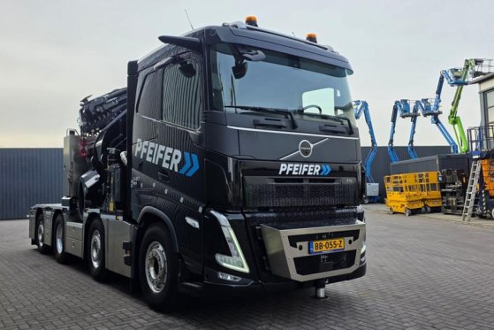 Volvo FH540 8X2 WITH HIAB 140TM CRANE Dutch Registration 590 2026 2 Mobile Cranes image 112