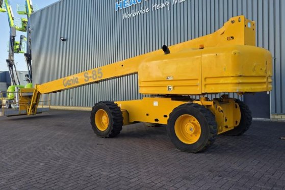 Genie S85 As-Is, Diesel, 4x4 Drive, 27.7m Working Height S85 As-Is, Diesel, 4x4 Drive, 27.7m Working Height 2008 2 image 8