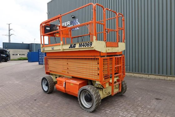 JLG M4069 Hybrid, 14.2m Working Height, 360kg Capacity M4069 Hybrid, 14.2m Working Height, 360kg Capacity 2010 2 Scissor L...