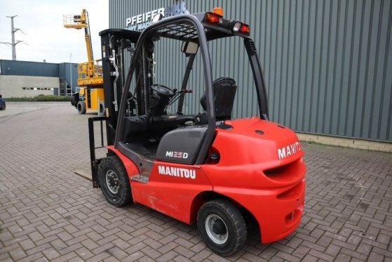 Manitou MI25D Valid inspection, *Guarantee! Diesel, 4x2 Dr MI25D Valid inspection, *Guarantee! Diesel, 4x2 Dr 2018 2 Forkl...