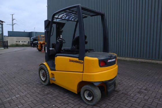 Jungheinrich EFG535 Electric, Lifting Height 4700mm, Freelift 1 EFG535 Electric, Lifting Height 4700mm, Freelift 1 2009 2 ...