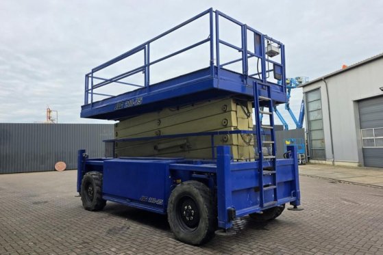 JLG 210-25 Diesel, 4x4 Drive, 23m Working Height, 1000 210-25 Diesel, 4x4 Drive, 23m Working Height, 1000 2008 2 Scissor L...