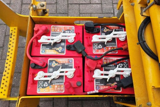Haulotte Compact 8 Electric, 8.2m Working Height, 350kg Cap Haulotte Compact 8 Electric, 8.2m Working Height, 350kg Cap 20...