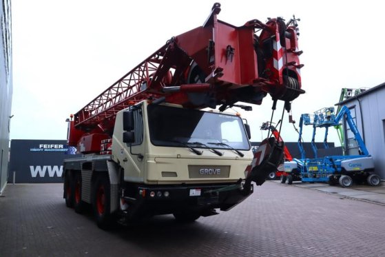 Grove GMK3060 Diesel, 6x6x6 Drive, 60t Capacity, 43m Mai GMK3060 Diesel, 6x6x6 Drive, 60t Capacity, 43m Mai 2015 2 Mobile ...