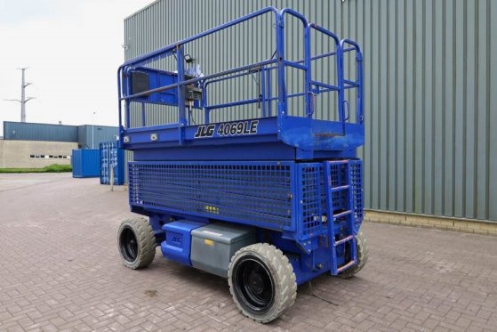 JLG 4069LE Electric, 14.2m Working Height, 360kg Capac 4069LE Electric, 14.2m Working Height, 360kg Capac 2012 2 Scissor L...