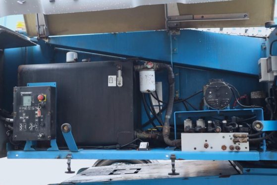 Genie S125 Diesel, 4x4x4 Drive, 40.1m Working Height, 24 S125 Diesel, 4x4x4 Drive, 40.1m Working Height, 24 2013 2 image 20