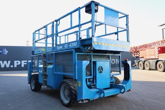 Genie GS4390 Diesel, 4x4 Drive, 15m Working Height, 680k GS4390 Diesel, 4x4 Drive, 15m Working Height, 680k 2012 2 Scissor...