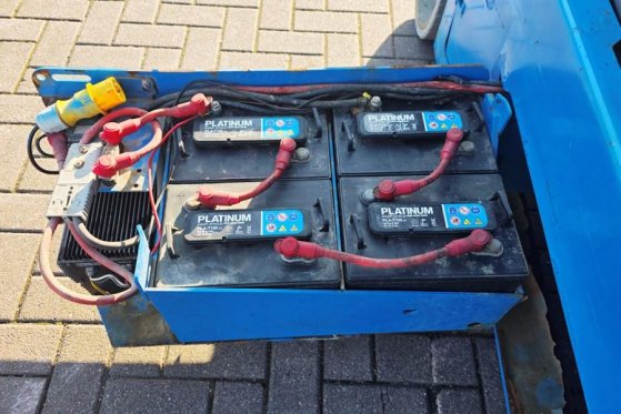 Genie GS2632 Electric, 10m Working Height, Non Marking T GS2632 Electric, 10m Working Height, Non Marking T 2015 2 Scissor...