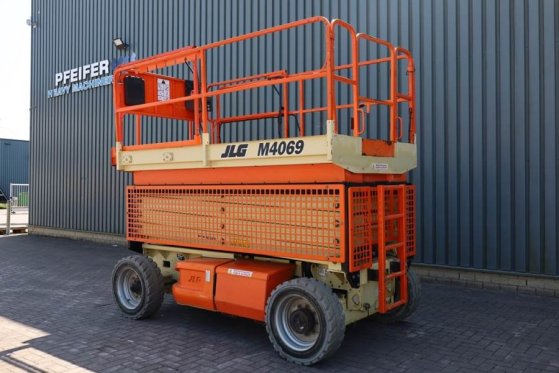 JLG M4069 Hybrid, 14.2m Working Height, 360kg Capacity M4069 Hybrid, 14.2m Working Height, 360kg Capacity 2013 2 Scissor L...