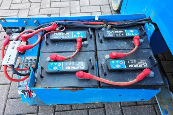 Genie GS2632 Electric, 10m Working Height, Non Marking T GS2632 Electric, 10m Working Height, Non Marking T 2015 2 Scissor...