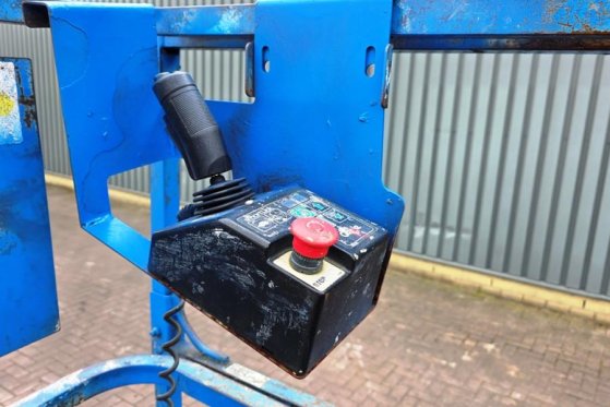 Genie GS2632 Electric, 10m Working Height, Non Marking T GS2632 Electric, 10m Working Height, Non Marking T 2013 2 Scissor...