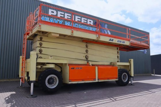 JLG SL320-30 Diesel, 4x4 Drive, 34m Working Height, 14 SL320-30 Diesel, 4x4 Drive, 34m Working Height, 14 2007 2 Scissor L...