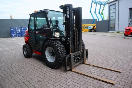 Manitou MC25-4 Valid Inspection, *Guarantee! Diesel, 4x4 D MC25-4 Valid Inspection, *Guarantee! Diesel, 4x4 D 2023 2 Rough...