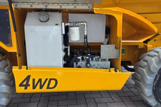 Haulotte COMPACT 10DX Diesel, 4x4 Drive, 10.2m Working Heig Haulotte COMPACT 10DX Diesel, 4x4 Drive, 10.2m Working Heig 20...