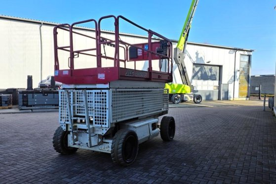 JLG 4069LE Electric, 14.2m Working Height, 360kg Capac 4069LE Electric, 14.2m Working Height, 360kg Capac 2008 2 Scissor L...