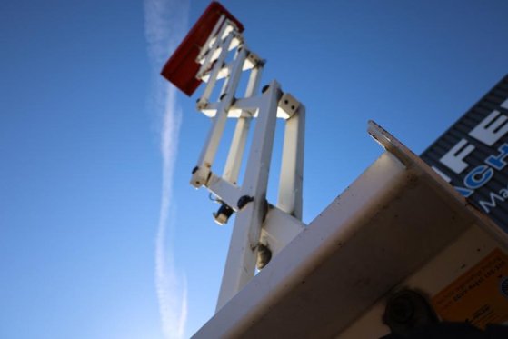 Holland Lift Ecostar HL-9710 Electric, 12m Working Height, 325k Holland lift Ecostar HL-9710 Electric, 12m Working Height,...