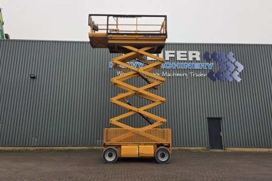 JLG 4069LE Electric, 14.2m Working Height, 360kg Capac 4069LE Electric, 14.2m Working Height, 360kg Capac 2015 2 Scissor L...