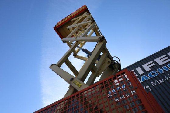 JLG 3369LE Electric, 12m Working Height, 450kg Capacit 3369LE Electric, 12m Working Height, 450kg Capacit 2012 2 Scissor L...
