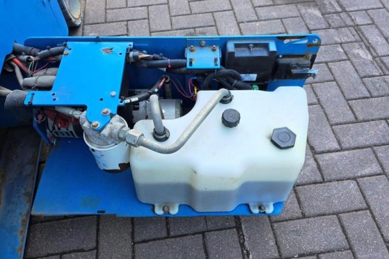Genie GS2632 Electric, 10m Working Height, Non Marking T GS2632 Electric, 10m Working Height, Non Marking T 2015 2 Scissor...