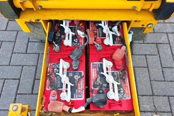 Haulotte Compact 8 Electric, 8.2m Working Height, 350kg Cap Haulotte Compact 8 Electric, 8.2m Working Height, 350kg Cap 20...