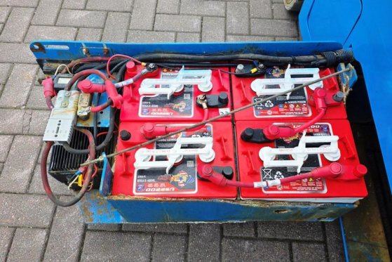Genie GS2632 Electric, 10m Working Height, Non Marking T GS2632 Electric, 10m Working Height, Non Marking T 2013 2 Scissor...