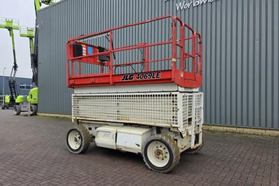 JLG 4069LE Electric, 14.2m Working Height, 360kg Capac 4069LE Electric, 14.2m Working Height, 360kg Capac 2008 2 Scissor L...