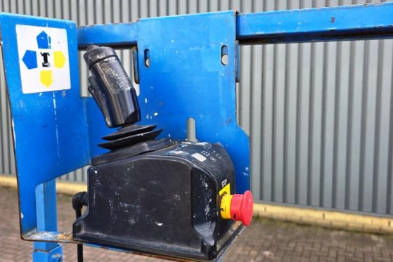 Genie GS2632 Electric, 10m Working Height, Non Marking T GS2632 Electric, 10m Working Height, Non Marking T 2011 2 Scissor...
