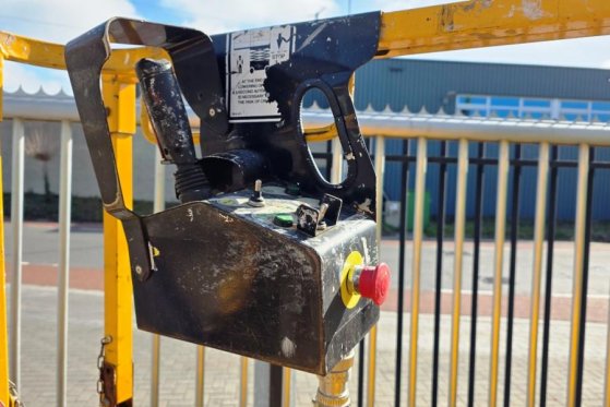 Haulotte Compact 8 Electric, 8.2m Working Height, 350kg Cap Haulotte Compact 8 Electric, 8.2m Working Height, 350kg Cap 20...