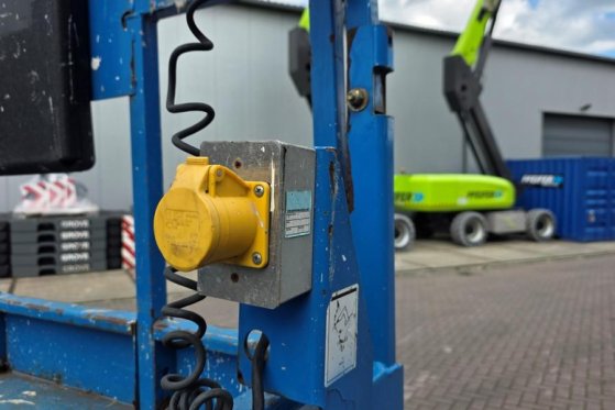 Genie GS3246 Electric, Working Height 11.75 m, 318kg Cap GS3246 Electric, Working Height 11.75 m, 318kg Cap 2015 2 Scissor...