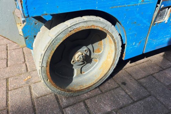 Genie GS3246 Electric, Working Height 11.75 m, 318kg Cap GS3246 Electric, Working Height 11.75 m, 318kg Cap 2013 2 Scissor...