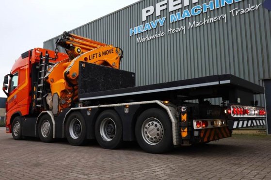 Volvo FH12 With Cormach 135t/m Crane Volvo FH12 10x4 Wit 590 2014 2 Mobile Cranes image 69