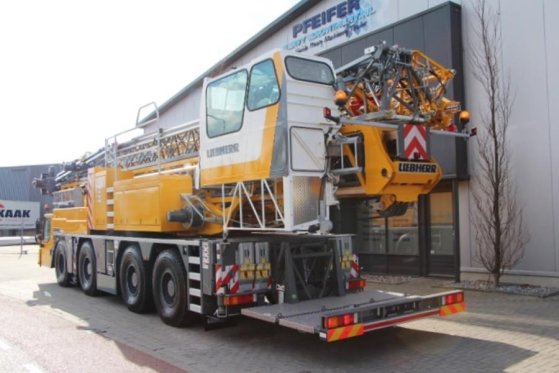 Liebherr MK88 Plus Valid Inspection, 45 m Flight, 8t Cap, P MK88 Plus Valid Inspection, 45 m Flight, 8t Cap, P 2018 2 Towe...