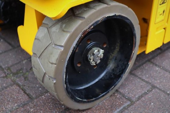 JCB S1930E Valid inspection, 8m Working Height, 230kg S1930E Valid inspection, 8m Working Height, 230kg 2018 2 Scissor Lif...