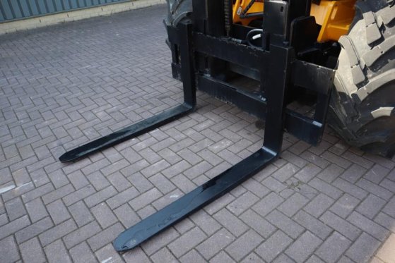 JCB 940-4 T4 Valid inspection, Diesel, 4x4 Drive, 3700 940-4 T4 Valid inspection, Diesel, 4x4 Drive, 3700 2020 2 Rough Ter...