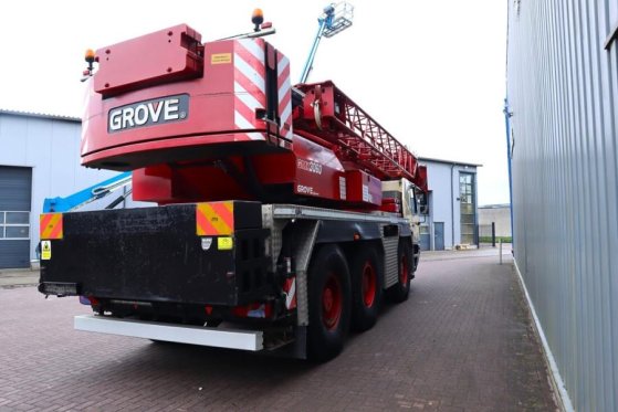 Grove GMK3060 Diesel, 6x6x6 Drive, 60t Capacity, 43m Mai GMK3060 Diesel, 6x6x6 Drive, 60t Capacity, 43m Mai 2015 2 Mobile ...